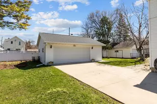 1224 Eastman St, Oshkosh, WI 54901 - Photo 11