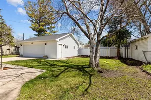 1224 Eastman St, Oshkosh, WI 54901 - Photo 9