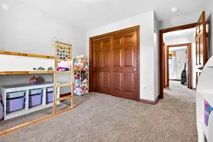 4102 E Braeburn Dr, Appleton, WI 54913 - Photo 11