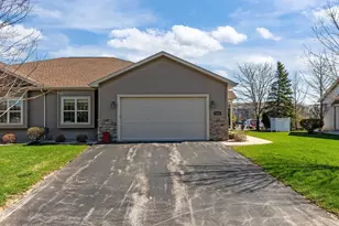 1210 Cameron Cir, Neenah, WI 54956 - Photo 3