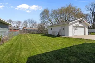 120 Allen Ave, Oshkosh, WI 54901 - Photo 19