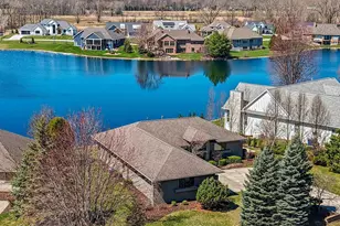 2405 Crown Pointe Blvd, Suamico, WI 54173 - Photo 17