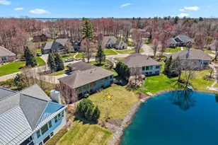 2405 Crown Pointe Blvd, Suamico, WI 54173 - Photo 25