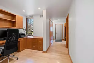 2405 Crown Pointe Blvd, Suamico, WI 54173 - Photo 69