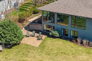 2405 Crown Pointe Blvd, Suamico, WI 54173 - Photo 23