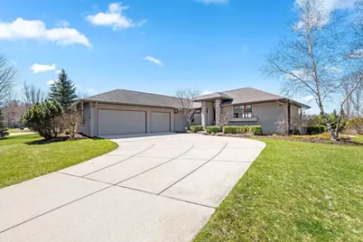 2405 Crown Pointe Boulevard, Suamico, WI 54173 - Photo 3