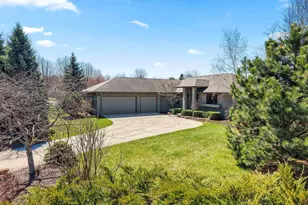 2405 Crown Pointe Blvd, Suamico, WI 54173 - Photo 13
