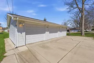 914 Neville Ave, Green Bay, WI 54303 - Photo 23