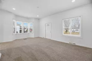 206 Wright Ave, Neenah, WI 54956 - Photo 5