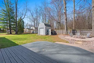 1810 Wood Ln, Green Bay, WI 54304 - Photo 17