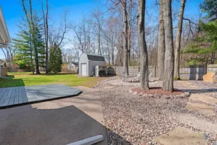 1810 Wood Ln, Green Bay, WI 54304 - Photo 5