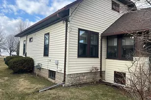 572 S Military Rd, Fond du Lac, WI 54935 - Photo 3
