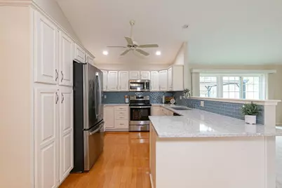 4741 Westbrook Court, Appleton, WI 54914 - Photo 9