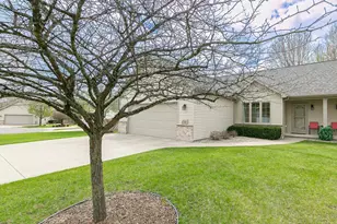 4741 Westbrook Ct, Appleton, WI 54914 - Photo 3