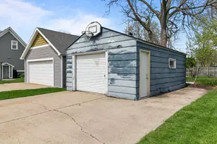 1401 Walnut St, Oshkosh, WI 54901 - Photo 25