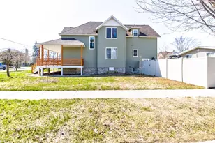 413 Park St, Marinette, WI 54143 - Photo 57