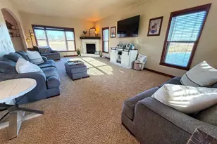1213 Nature Trail Dr, Neenah, WI 54956 - Photo 3