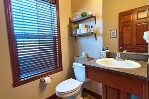1213 Nature Trail Dr, Neenah, WI 54956 - Photo 15