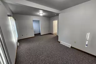 130 S Elm Ave, Gillett, WI 54124 - Photo 5