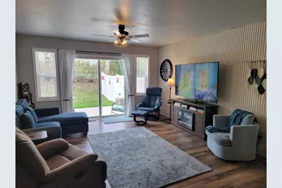 2125 Abbey Road, New London, WI 54961 - Photo 7