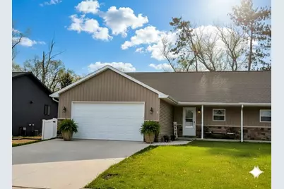 2125 Abbey Road, New London, WI 54961 - Photo 1