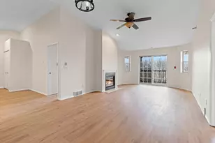 W6143 Victorian Dr, Appleton, WI 54915 - Photo 13