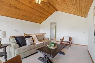 10013 Middle Rd, Manitowoc, WI 54220 - Photo 5