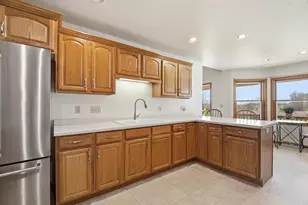 10013 Middle Rd, Manitowoc, WI 54220 - Photo 11
