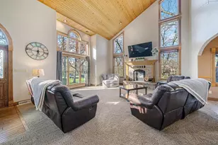 1840 Crown Dr, Oshkosh, WI 54904 - Photo 29