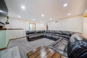 1840 Crown Dr, Oshkosh, WI 54904 - Photo 53