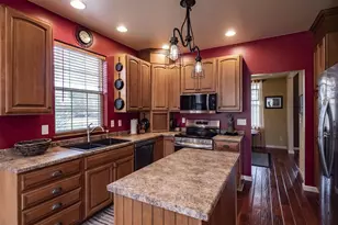 660 Sunset Dr, Waupaca, WI 54981 - Photo 5