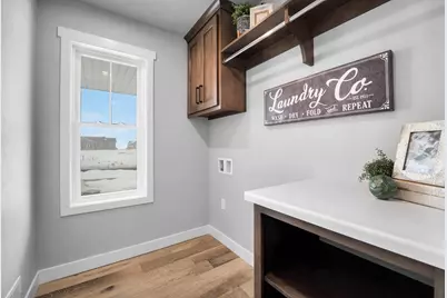 N8871 Killarney Way, Menasha, WI 54952 - Photo 23