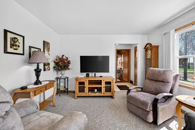 704 W Wisconsin Avenue, Kaukauna, WI 54130 - Photo 5