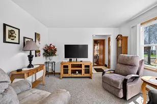 704 W Wisconsin Ave, Kaukauna, WI 54130 - Photo 5