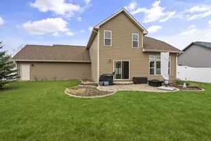 3007 Gardenia Dr, Little Chute, WI 54140 - Photo 5