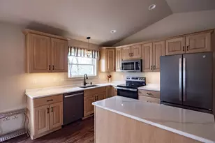 564 Hart Ct, Waupaca, WI 54981 - Photo 7
