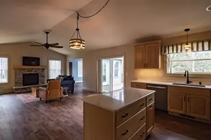 564 Hart Ct, Waupaca, WI 54981 - Photo 5