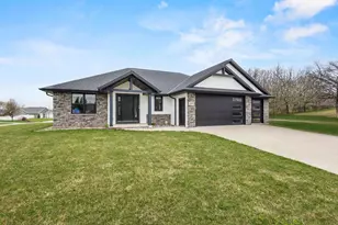 2909 Grand Cypress Ln, Green Bay, WI 54311 - Photo 3