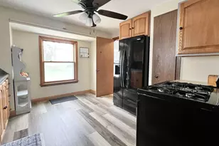 899 Waverly Pl, Green Bay, WI 54304 - Photo 5