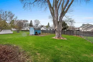 147 Quincy St, Oconto, WI 54153 - Photo 35