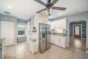 715 N Harriman St, Appleton, WI 54911 - Photo 11