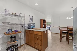 1160 Harold Dr, Menasha, WI 54952 - Photo 5