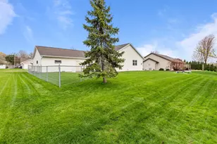 1160 Harold Dr, Menasha, WI 54952 - Photo 37