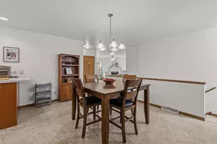 1160 Harold Dr, Menasha, WI 54952 - Photo 9