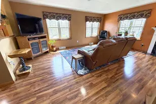 90 Rolling Green Cir, Oshkosh, WI 54904 - Photo 5