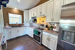 90 Rolling Green Cir, Oshkosh, WI 54904 - Photo 13