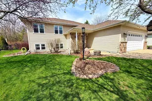 90 Rolling Green Cir, Oshkosh, WI 54904 - Photo 51