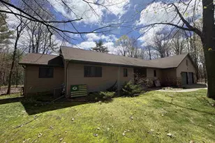 W9221 Amber Ln, Belle Plaine, WI 54929 - Photo 7