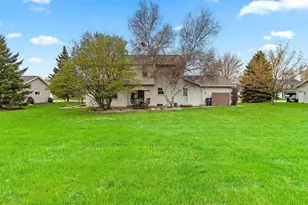 228 Bosworth Ln, Neenah, WI 54956 - Photo 9