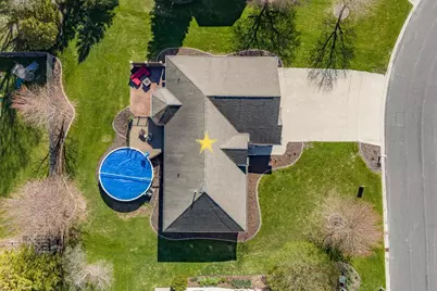 702 Marcks Court, Luxemburg, WI 54217 - Photo 7